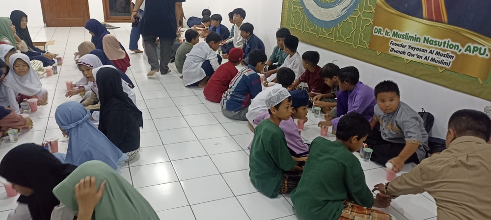 Buka Puasa Bersama Santri SANLAT