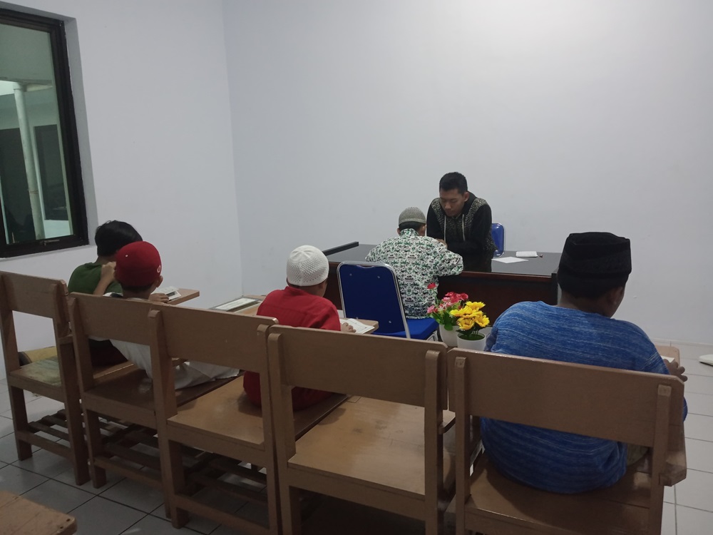Pengajian Siang Kelas Iqro